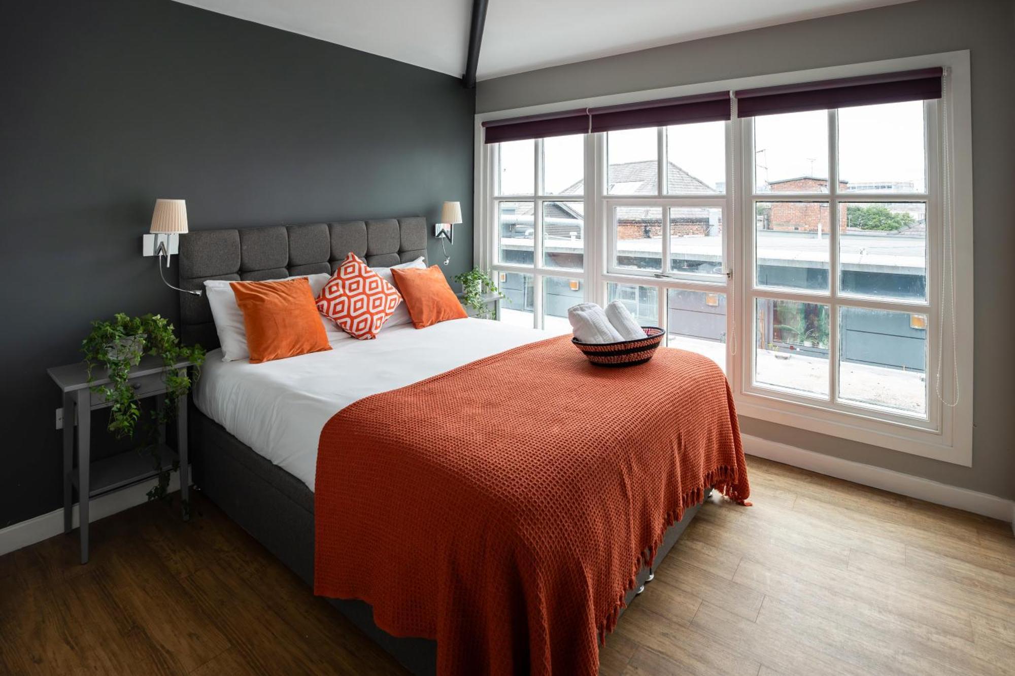 High Street Town House Aparthotel Manchester Bagian luar foto
