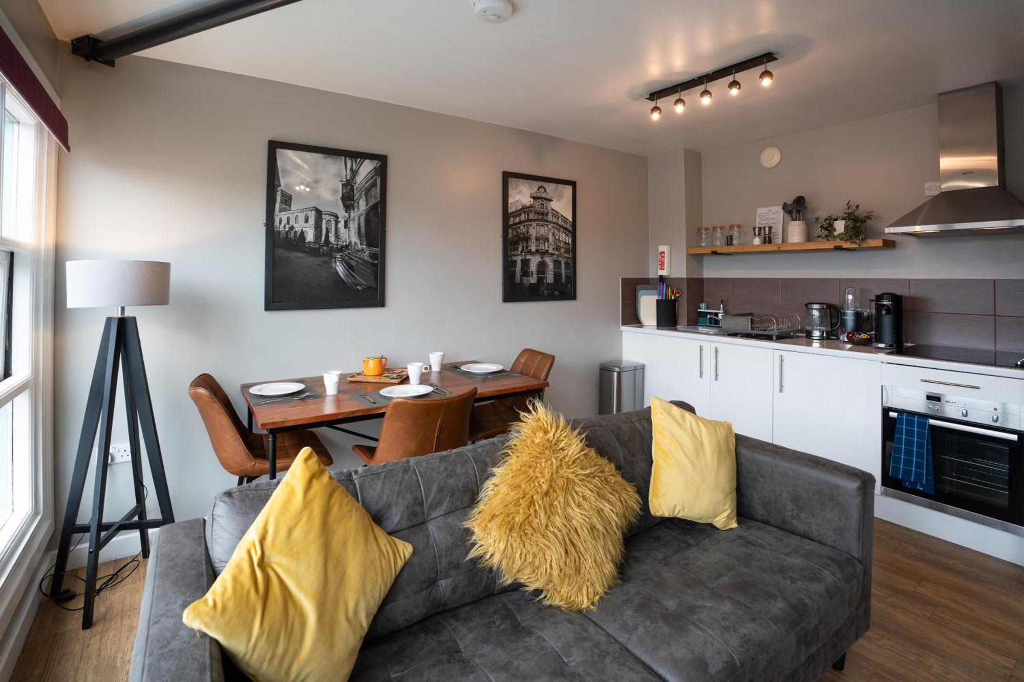 High Street Town House Aparthotel Manchester Bagian luar foto